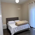 Comfort Lägenhet Tirana